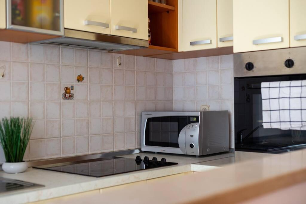 Dr. Jo~ 2 Bedroom With Free Parking ~ *