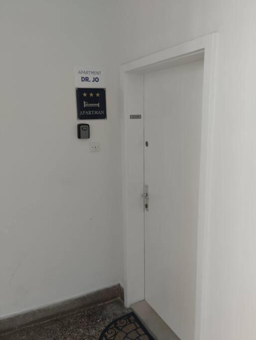 Dr. Jo~ 2 Bedroom With Free Parking ~